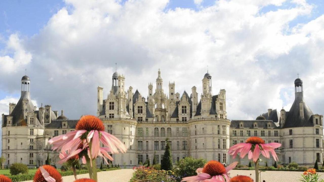 Host Les Perles Des Chateaux Holiday home *