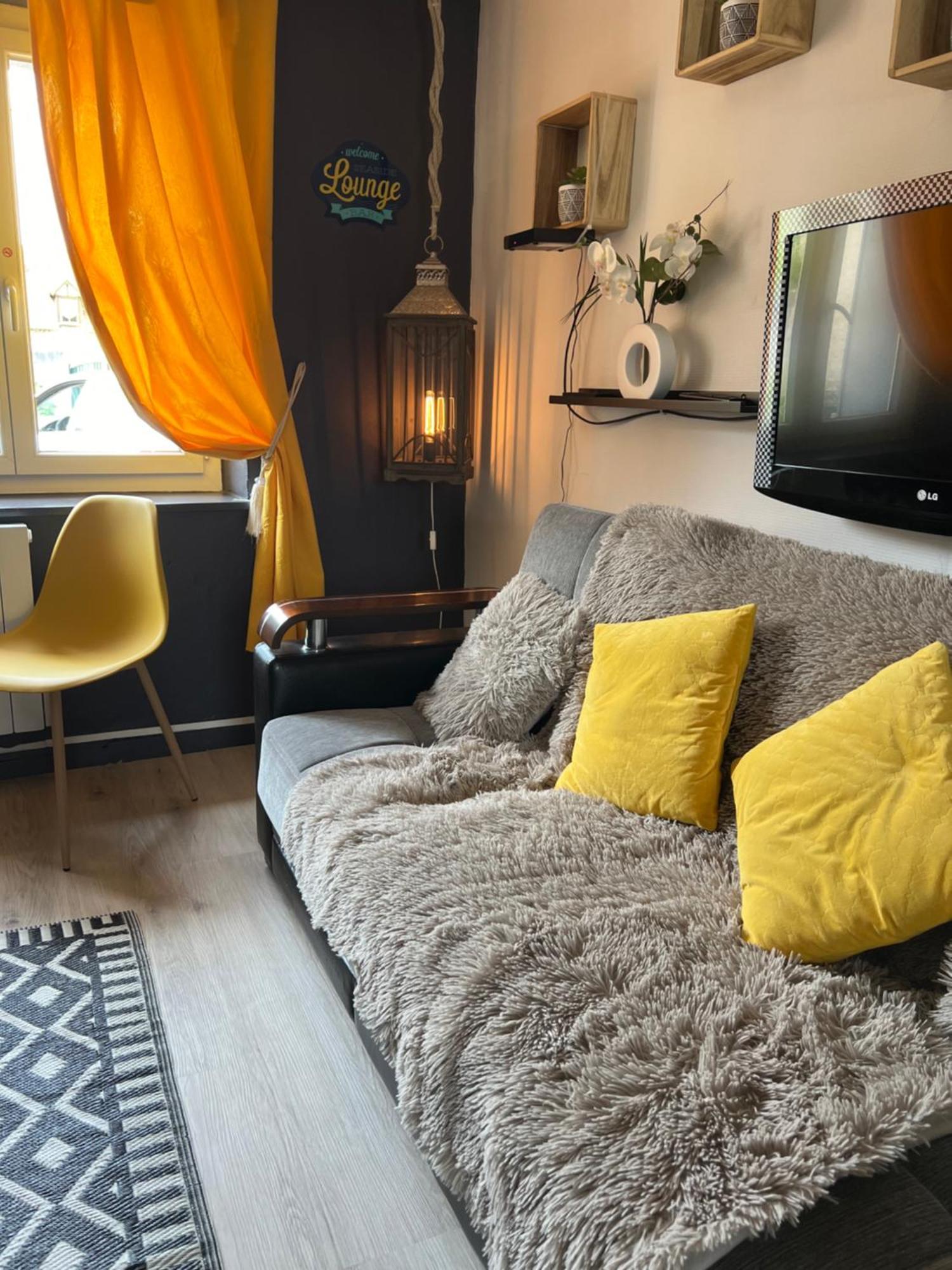Host Les Perles Des Chateaux Holiday home *